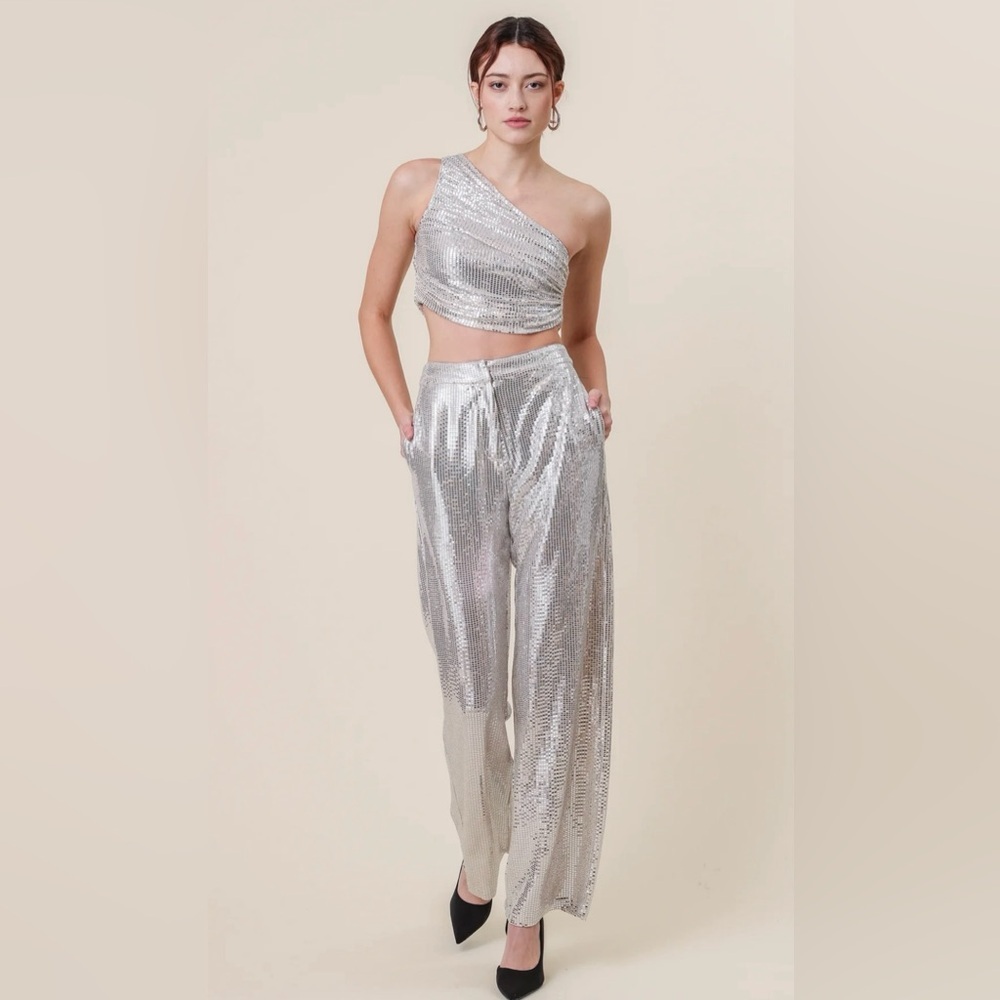 Line & Dot GLOW UP PANTS
$118.00 MSRP